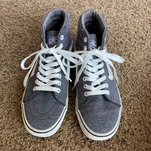 Like NEW high top Vans